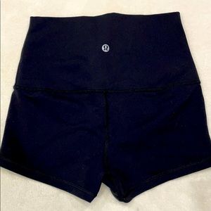 Lululemon high rise short - size 4/6